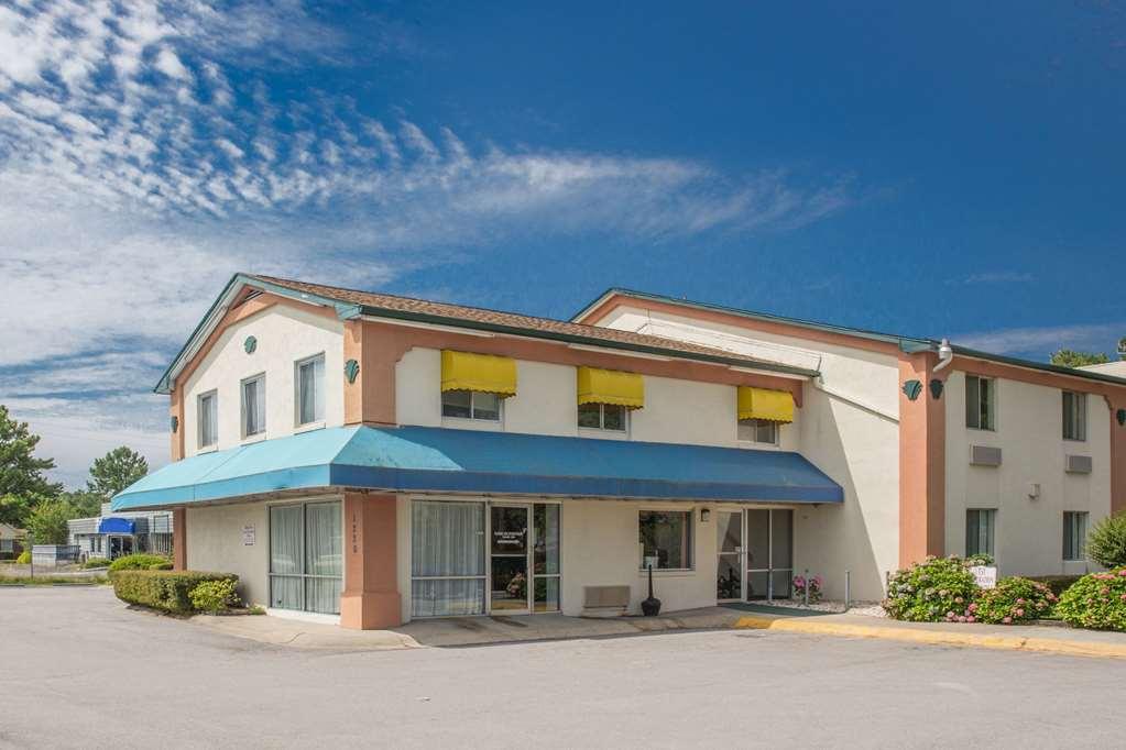 Econo Cherry Point *