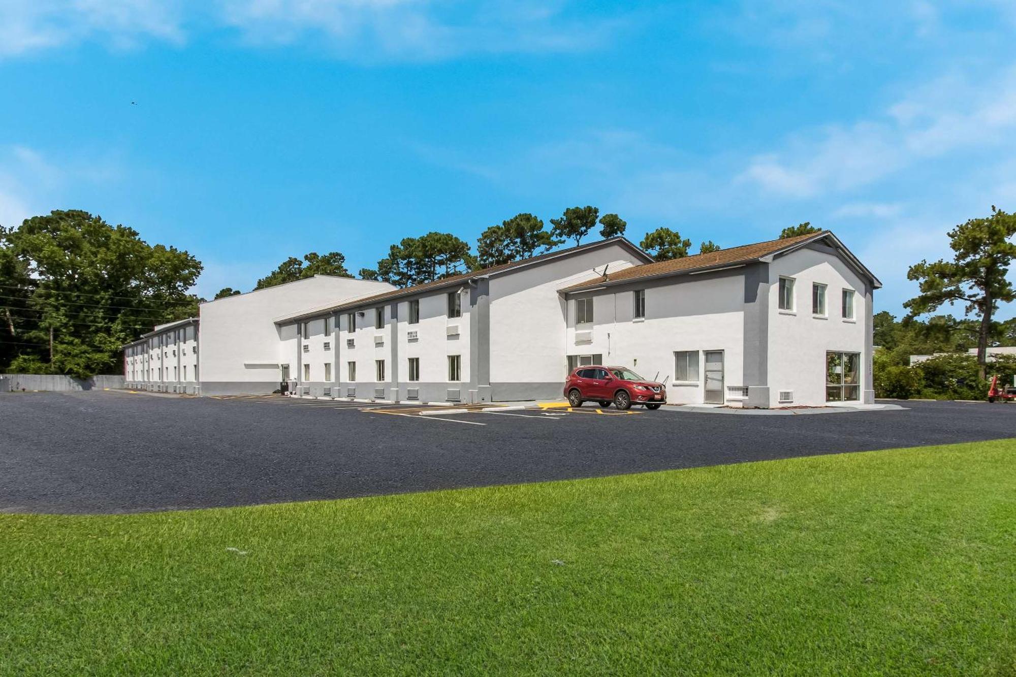 Lodge Econo Cherry Point Havelock