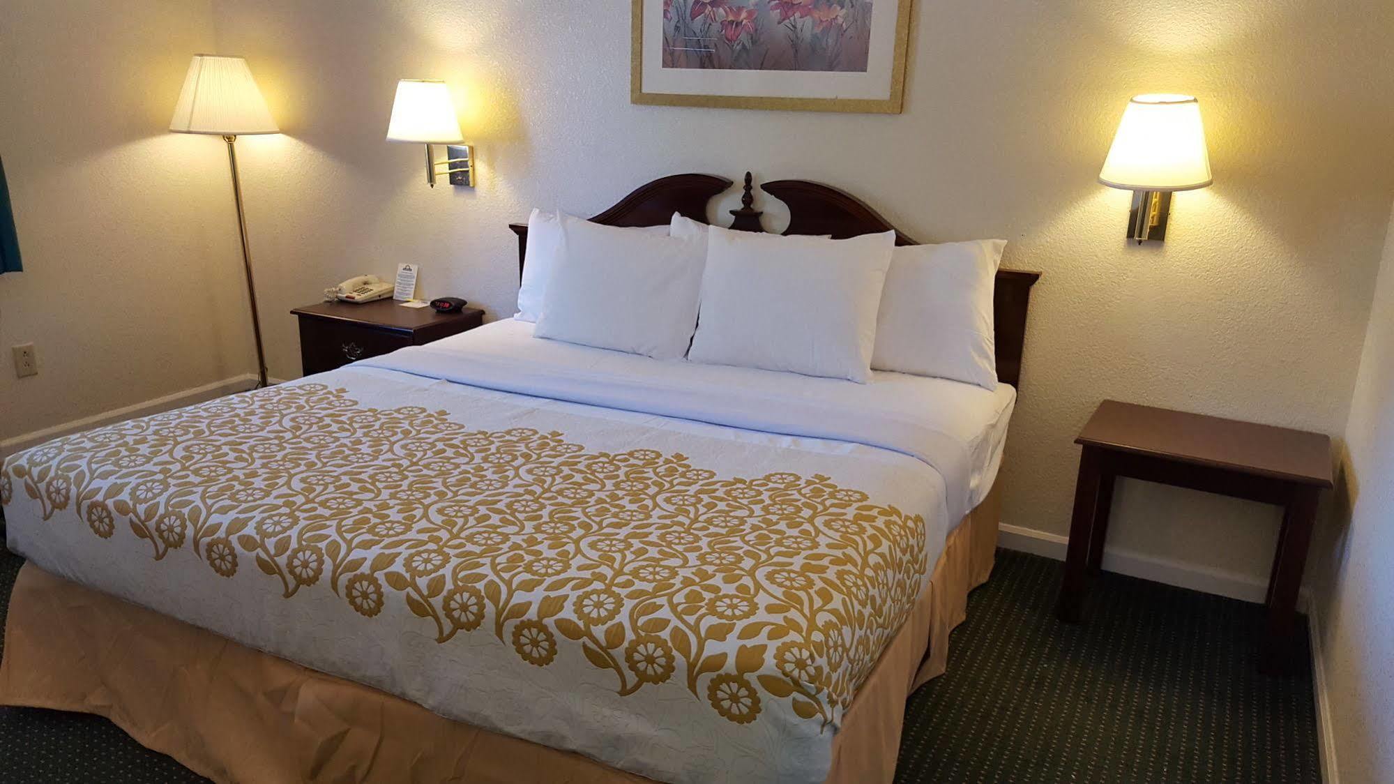 Econo Cherry Point Lodge