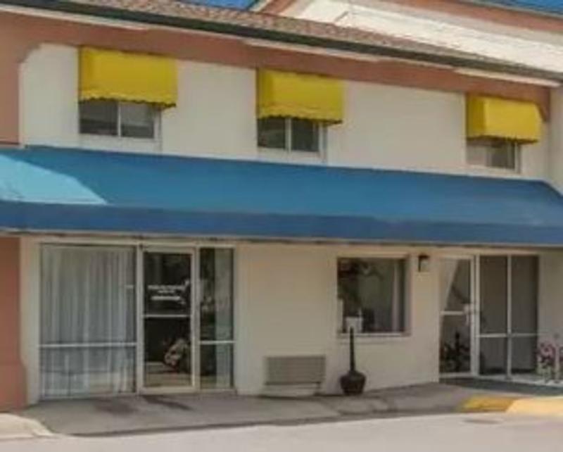 Econo Cherry Point Lodge *